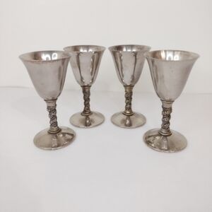 Set of (4)    Valero vintage plator silver plated wine cups